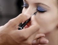 Aprende a lograr un maquillaje natural y con pop de color al estilo Dior
