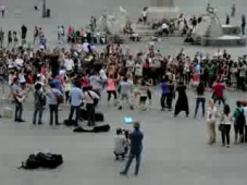 La primera propuesta de matrimonio estilo flash mob en Italia [Video]