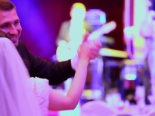 Cuando un vídeo de boda está bien hecho a pesar de que no entendamos lo que dicen… [Video]