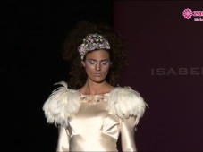 Brautkleider von Isabel Zapardiez aus der Kollektion 2013 [Video]