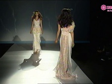 Desfile da colecção de vestidos de noiva Raimon Bundó 2013 [Vídeo]